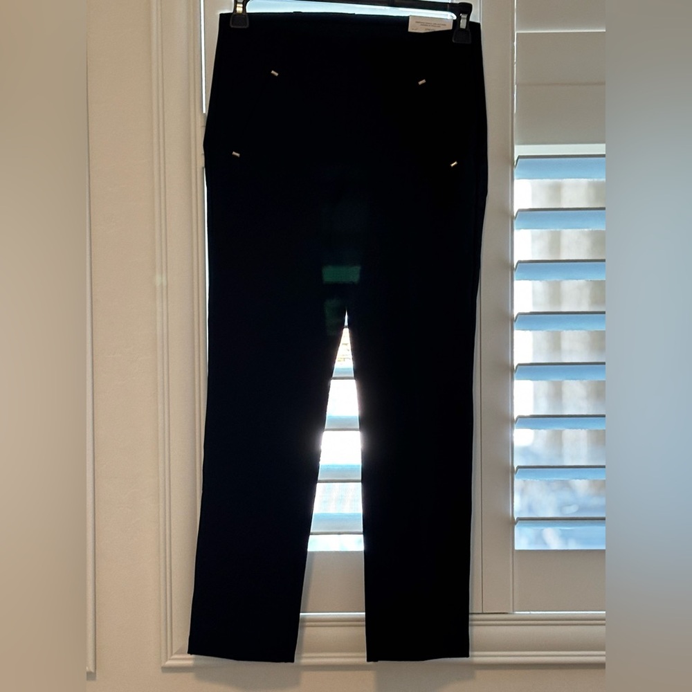 NWT Chicos Black So Slimming Juliet Slim Leg Pants